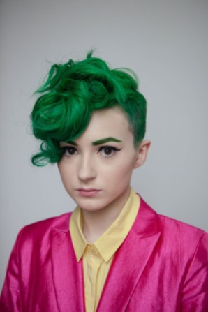 rambut hijau-alis hijau